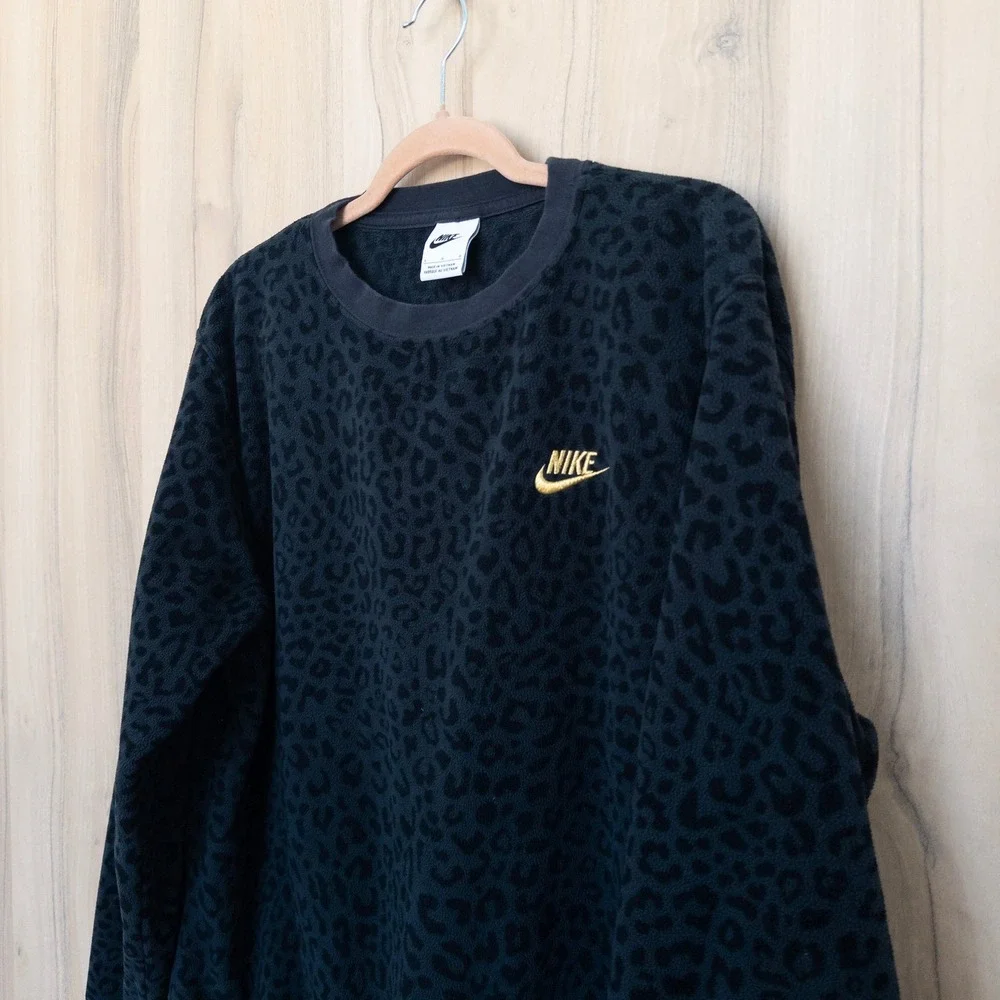 Nike Women Leopard Print Sweatshirt L Black Fleece Gold Logo Crewneck Athleisure